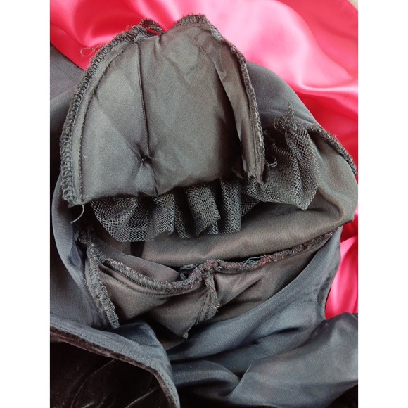 VTG Velvet Satin Dress Gown Size 6 Red Black Velvet 80's Rock Vampire Goth Retro - Picture 9 of 16